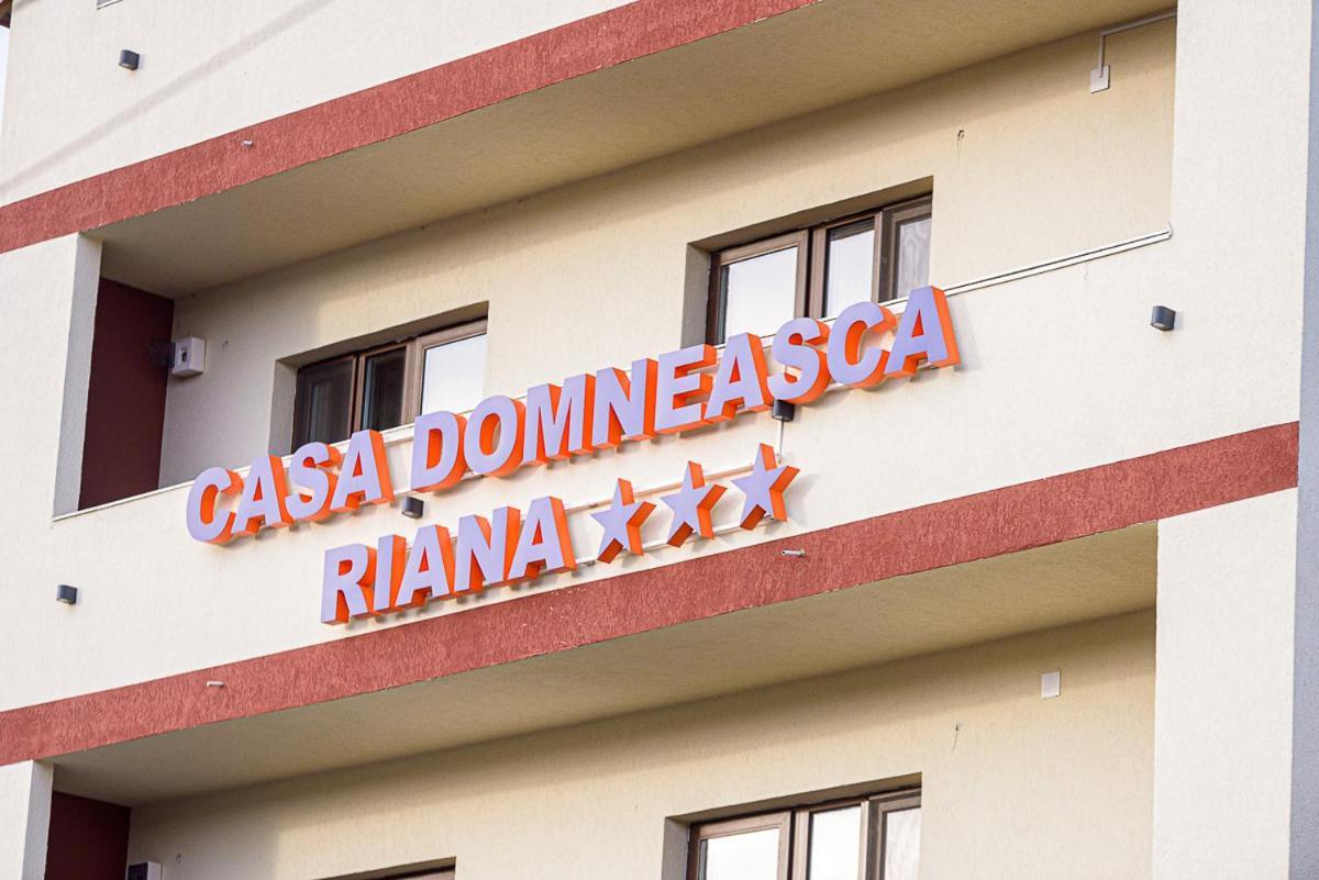 Hotel Casa Domneasca Riana Piteszti Zewnętrze zdjęcie