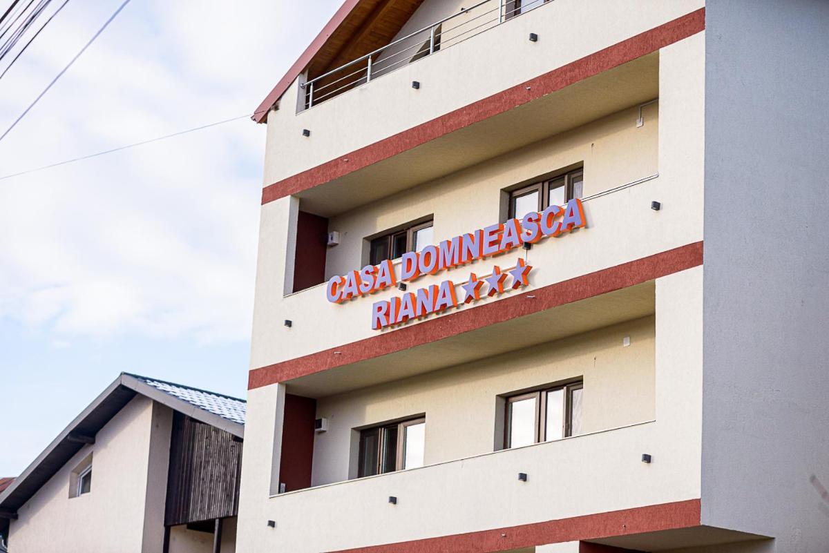 Hotel Casa Domneasca Riana Piteszti Zewnętrze zdjęcie